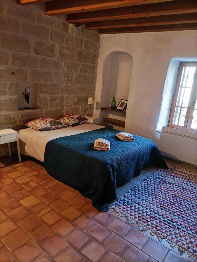 Villeneuve-lès-Avignon Maison Atypique Coeur De Village Historique מראה חיצוני תמונה